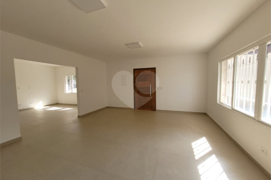Casa Térrea à venda ou para alugar com 4 quartos, sendo 3 suítes,  em Horto Florestal, São Paulo, SP