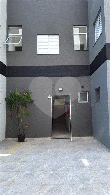 RESIDENCIAL TORRES NOBRES Apartamento com ótima distribuição e praticidade: 2 quartos 1 banheiro 1Sala Cozinha Área de serviço 1 vaga de garagem RESIDENCIAL TORRES NOBES