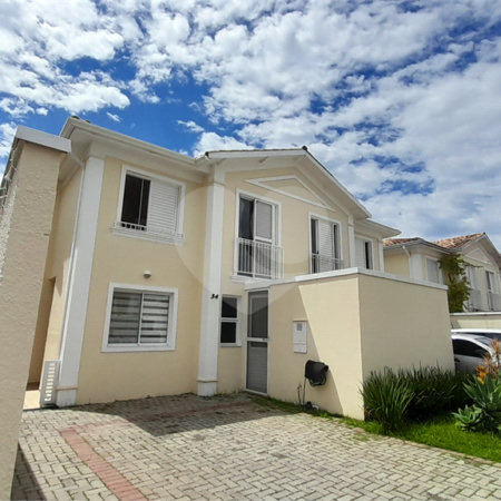 Casa à venda com 3 quartos, sendo 1 suíte, no condomínio Residencial Jardins, São Bernardo do Campo - SP