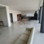 Casa à venda com 3 quartos, sendo 1 suíte, no condomínio Figueira Garden, Atibaia - SP