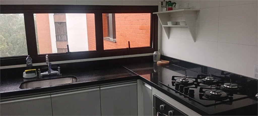 Apartamento à venda com 3 quartos, sendo 1 suíte,  em Vila Andrade, São Paulo, SP