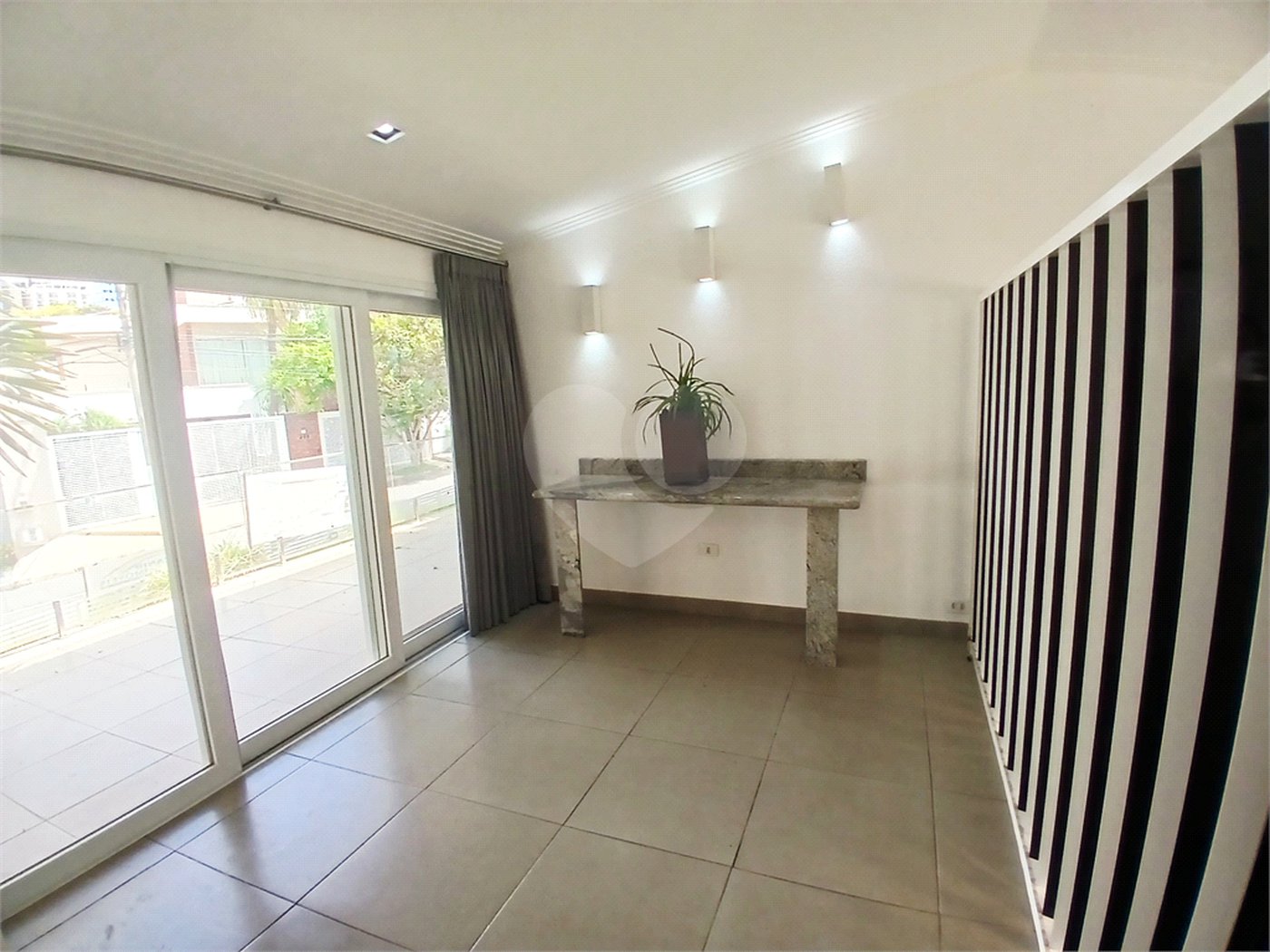 Casa Térrea à venda com 3 suítes em Anchieta, São Bernardo do Campo, SP