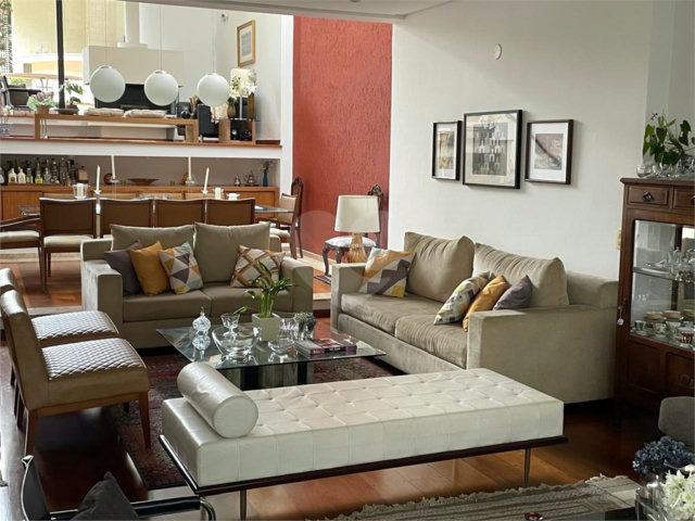 Casa de Vila à venda com 4 suítes em Morumbi, São Paulo, SP