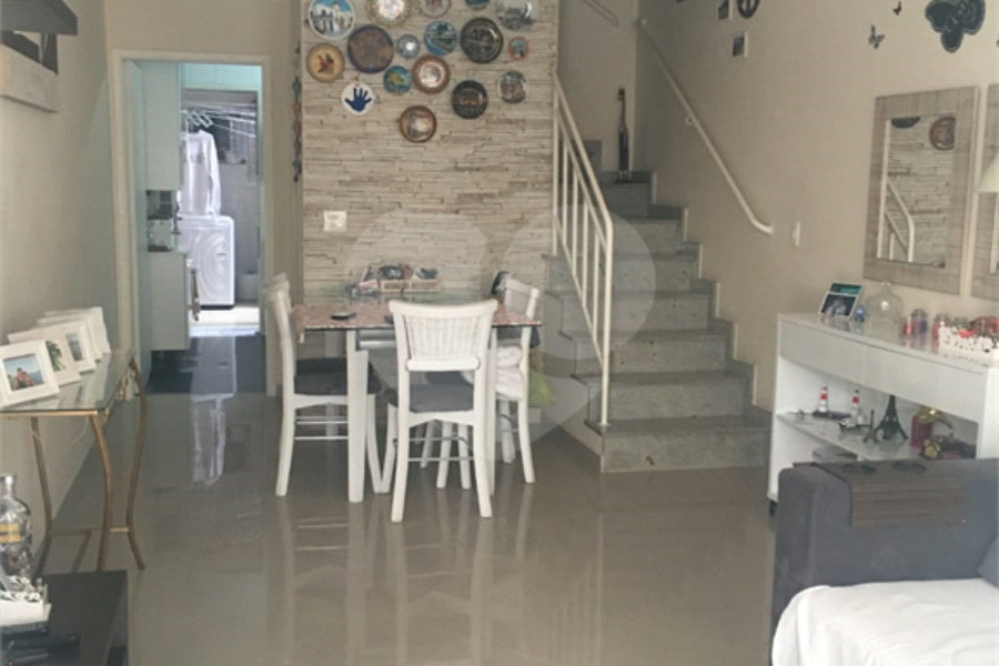 Casa à venda com 3 quartos, sendo 1 suíte, no condomínio Cond Res Paineiras, São Paulo - SP