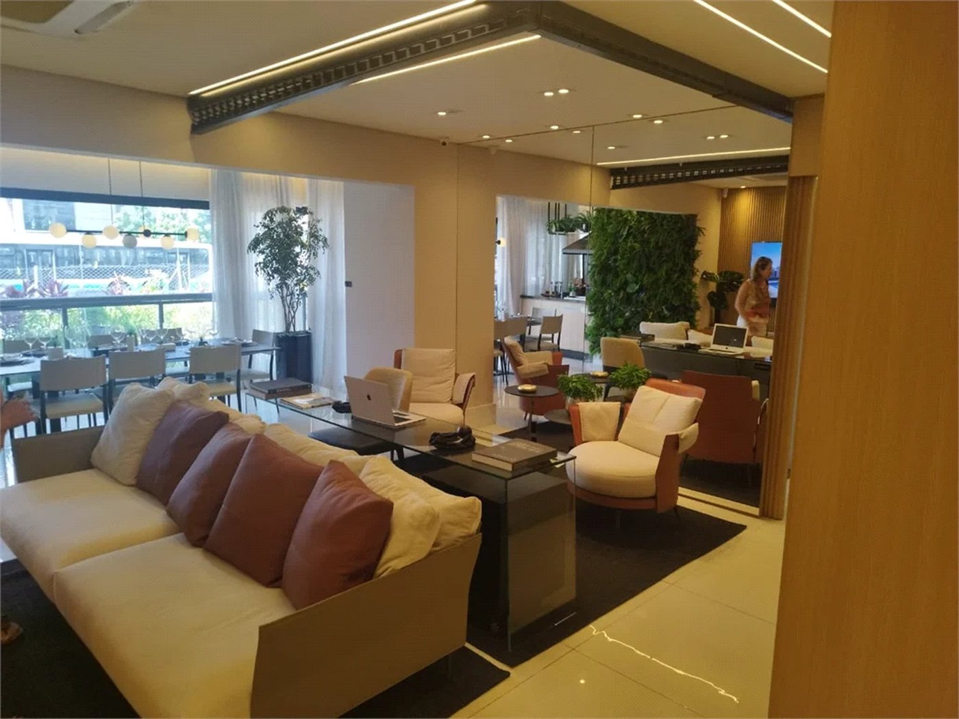 Apartamento à venda com 3 quartos, sendo 2 suítes, em Jardim das Acácias, São Paulo, SP