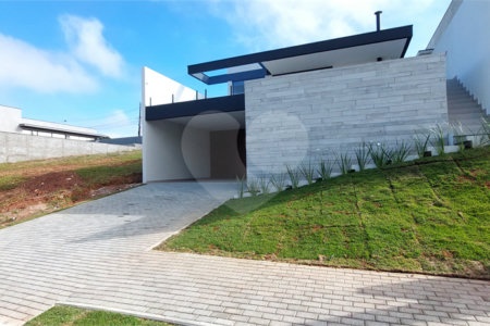 Casa à venda com 3 suítes no condomínio Greenfield, Atibaia - SP