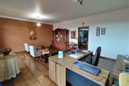 Casa à venda com 3 quartos, sendo 1 suíte, em Parque dos Bandeirantes, Ribeirão Preto, SP