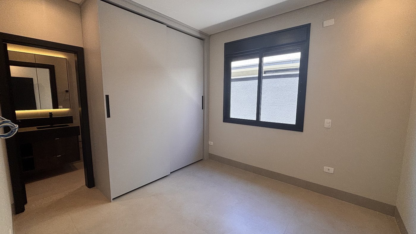 Casa à venda com 3 suítes no condomínio Damha IV, Presidente Prudente - SP