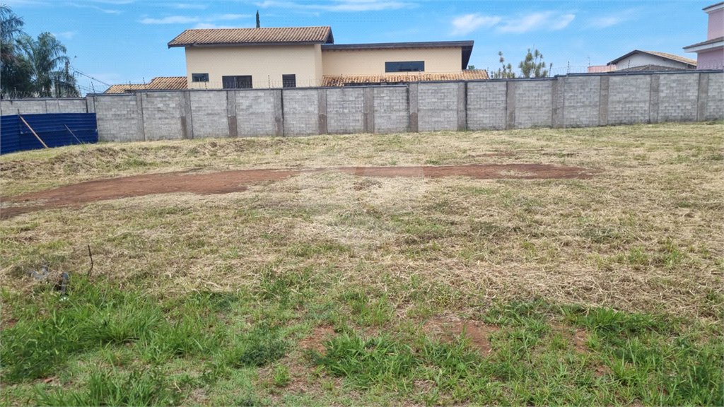 Terreno à Venda no Condomínio Monte das Araucárias
