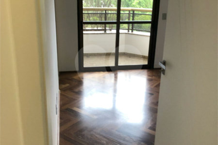 Apartamento à venda com 4 suítes em Vila Suzana, São Paulo, SP