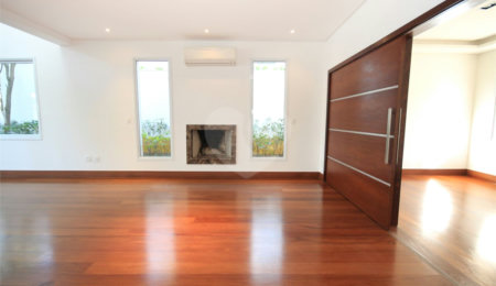 Casa à venda com 4 suítes no condomínio Vila Alba, São Paulo - SP