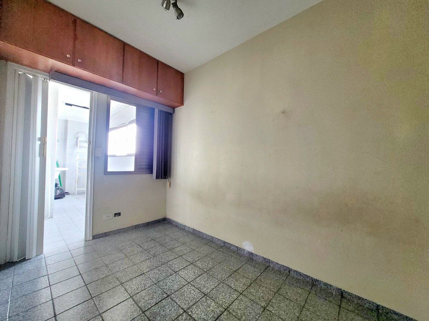 Apartamento com 2 dormitórios, 1 suíte, dependência de empregada à venda, 107 m² por R$ 640.000 - Marapé - Santos/SP