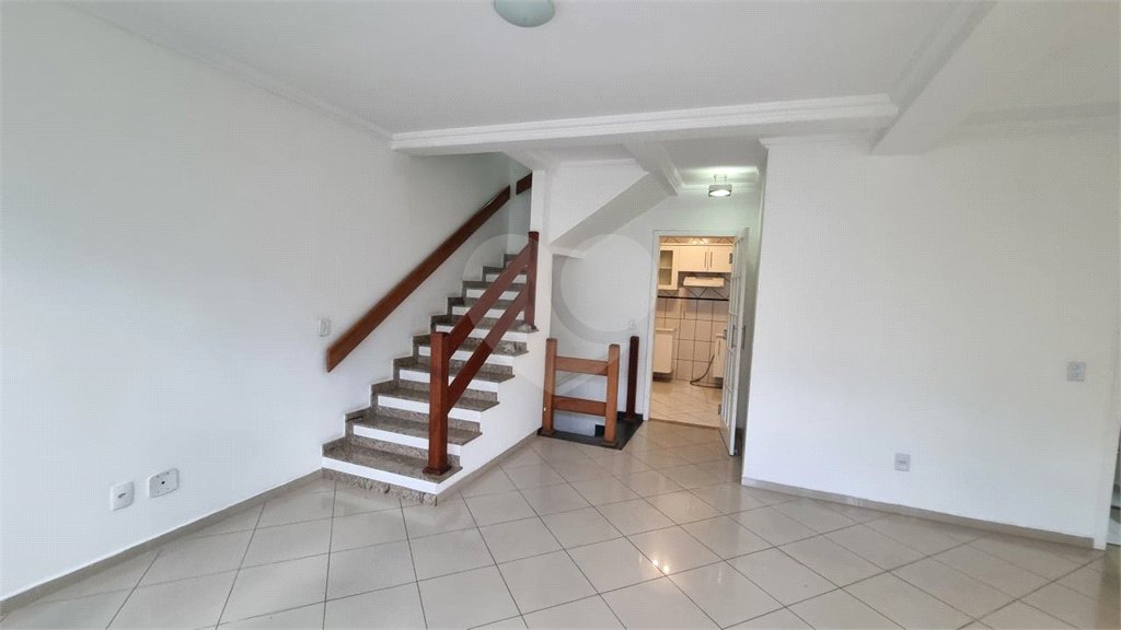 Casa à venda com 3 quartos, sendo 1 suíte,  no condomínio Residencial Villagio, São Paulo - SP