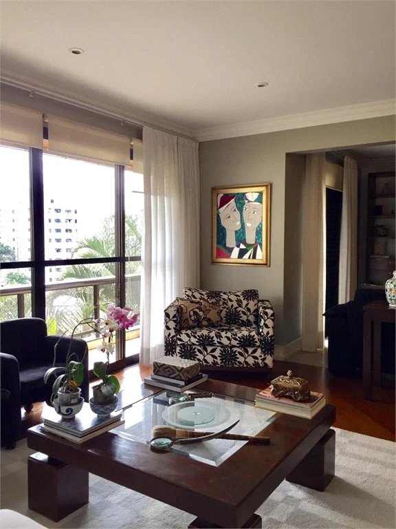 Apartamento à venda com 3 suítes em Vila Suzana, São Paulo, SP