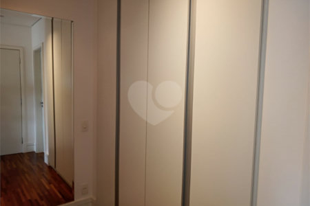 Apartamento à venda com 3 quartos, sendo 1 suíte, em Higienópolis, São Paulo, SP