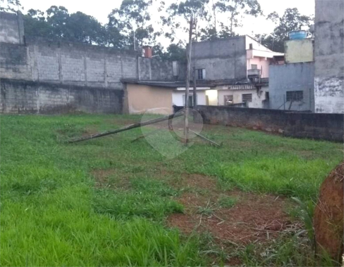 Casa à venda com 3 quartos em Jardim Indaiá, Poá, SP