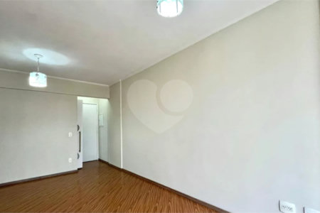 Apartamento à venda com 3 quartos, sendo 1 suíte,  em Vila Campestre, São Paulo, SP