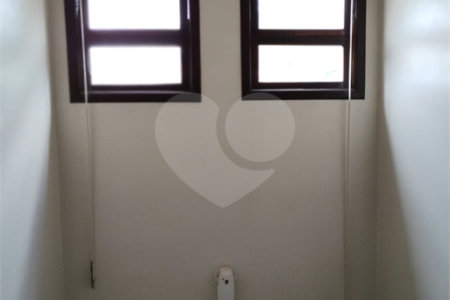 Sobrado à venda com 4 quartos, sendo 1 suíte, em Jardim Monte Kemel, São Paulo, SP