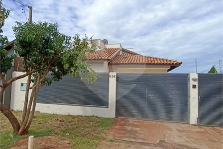Casa à venda com 3 quartos, sendo 1 suíte, em Residencial Ponta Porã II, Ponta Porã, MS