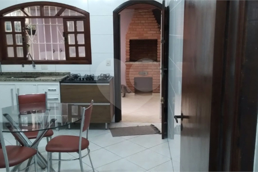 Sobrado à venda com 2 quartos em Tremembé, São Paulo, SP