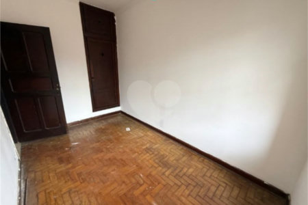 Sobrado à venda com 3 quartos em Jardim Trussardi, São Paulo, SP
