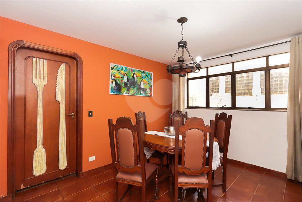 Casa à venda com 4 quartos, sendo 1 suíte, em Brooklin, São Paulo, SP