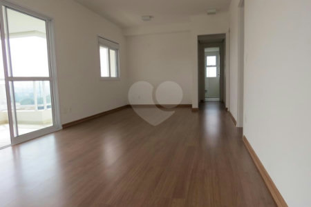 Apartamento à venda com 3 quartos, sendo 1 suíte, em Morumbi, São Paulo, SP