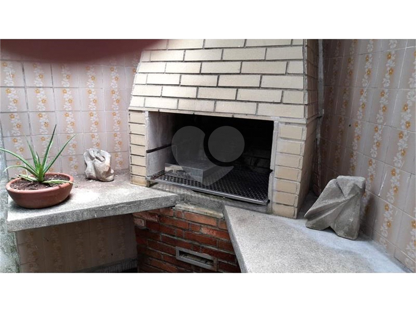 Casa à venda ou para alugar com 5 quartos, sendo 1 suíte, em Vila Romero, São Paulo, SP