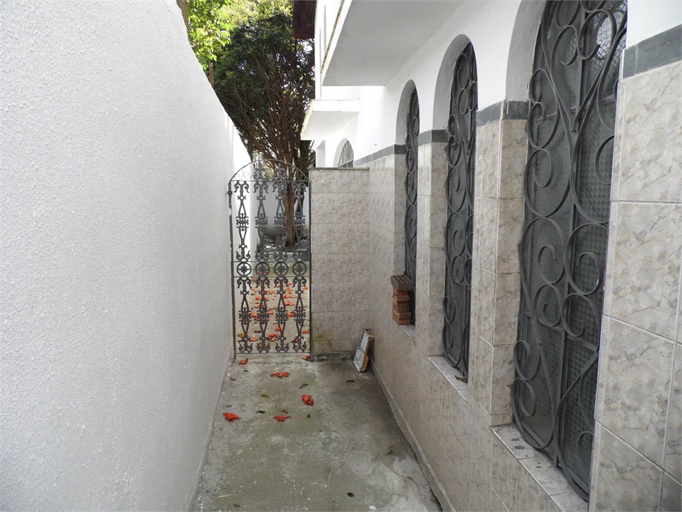 Casa à venda com 5 quartos, sendo 3 suítes, em Vila São Francisco, São Paulo, SP