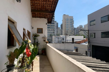 Sobrado à venda com 2 suítes em Indianópolis, São Paulo, SP