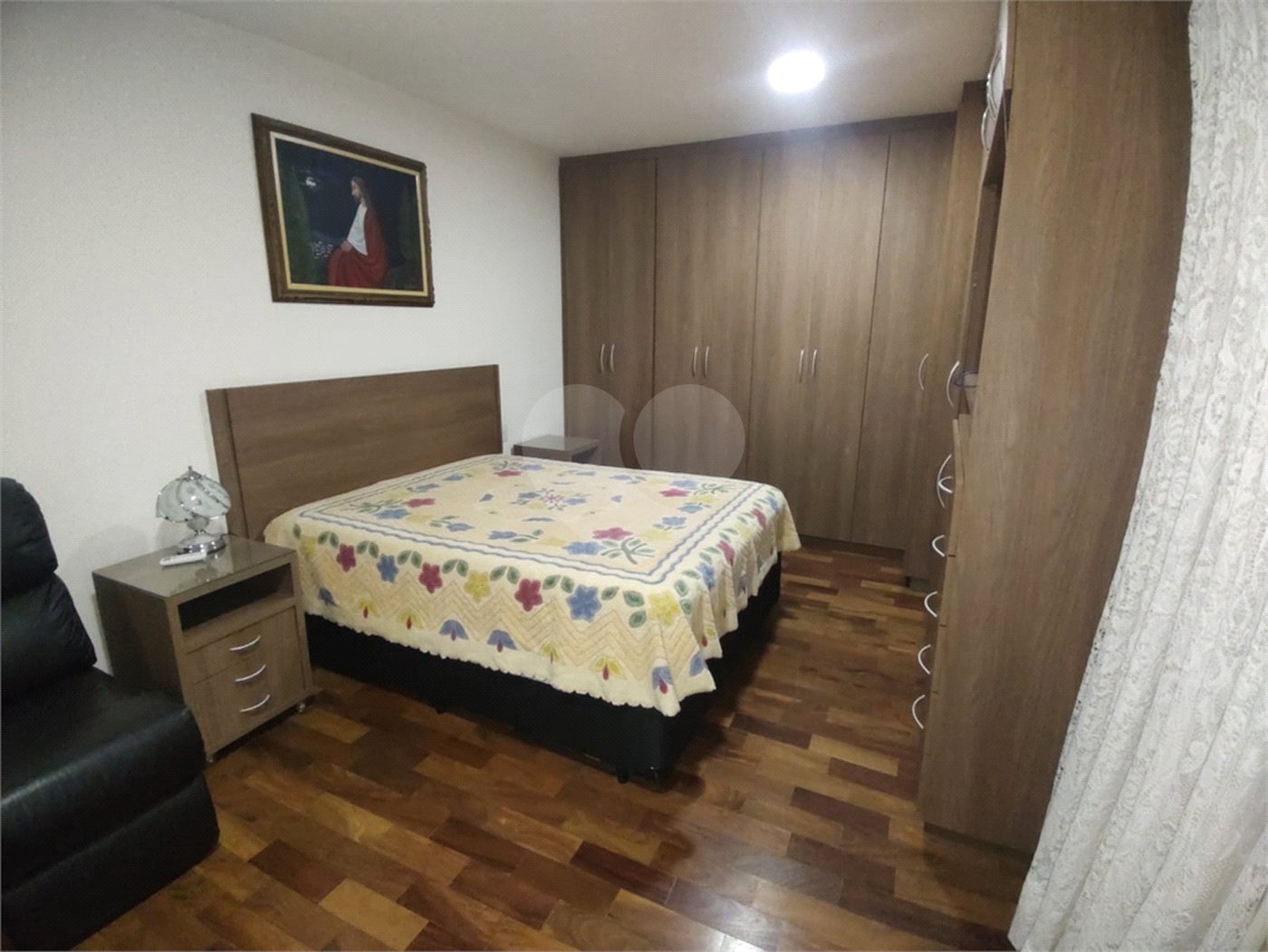 Casa à venda com 3 suítes no condomínio Morada das Hortênsias, São Paulo - SP