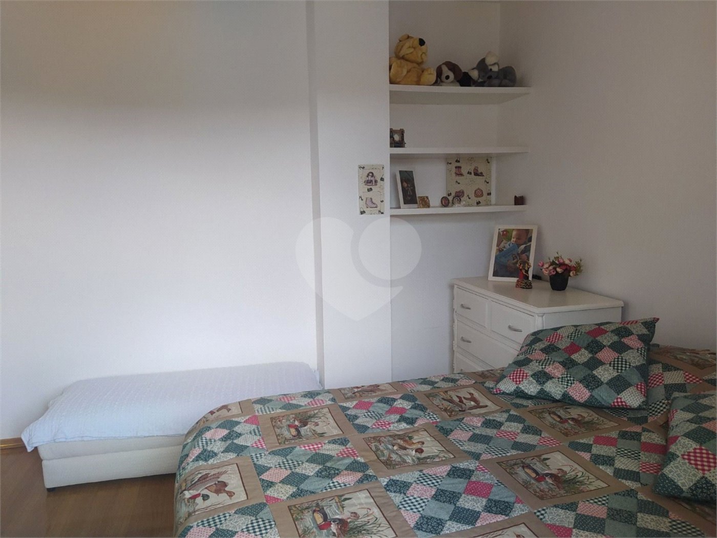 Casa à venda com 4 quartos, sendo 2 suítes, em Jardim Caparelli (mailasqui), São Roque, SP