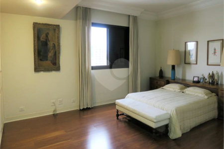 Apartamento à venda com 3 quartos, sendo 2 suítes, em Real Parque, São Paulo, SP