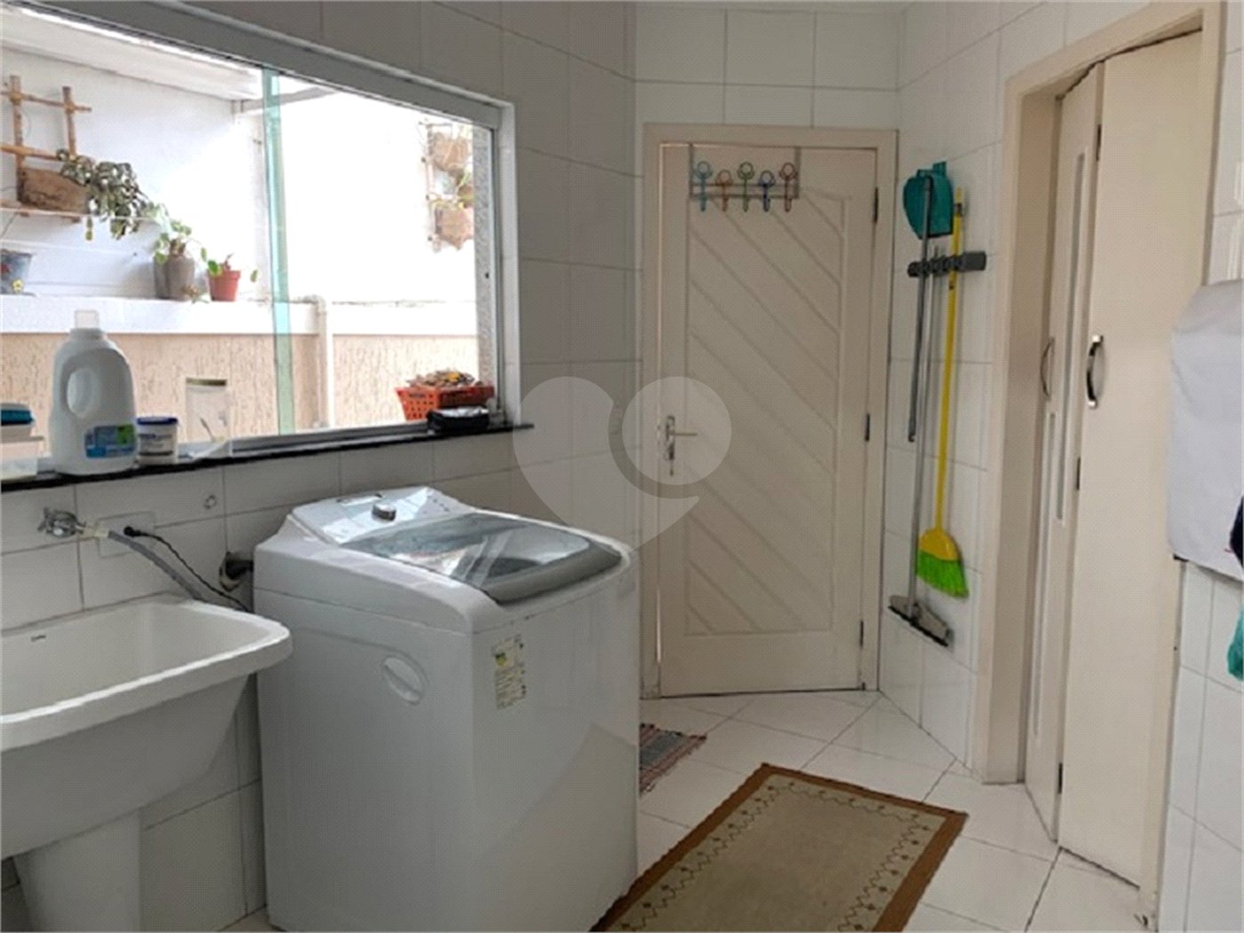 Sobrado à venda com 3 quartos, sendo 1 suíte, em Tremembé, São Paulo, SP