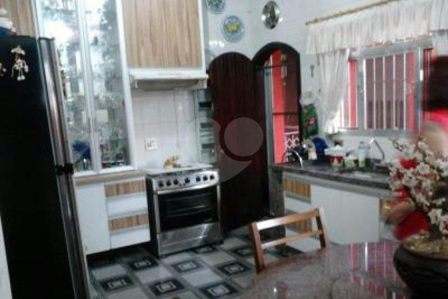 Sobrado à venda com 4 quartos, sendo 2 suítes, em Penha, São Paulo, SP