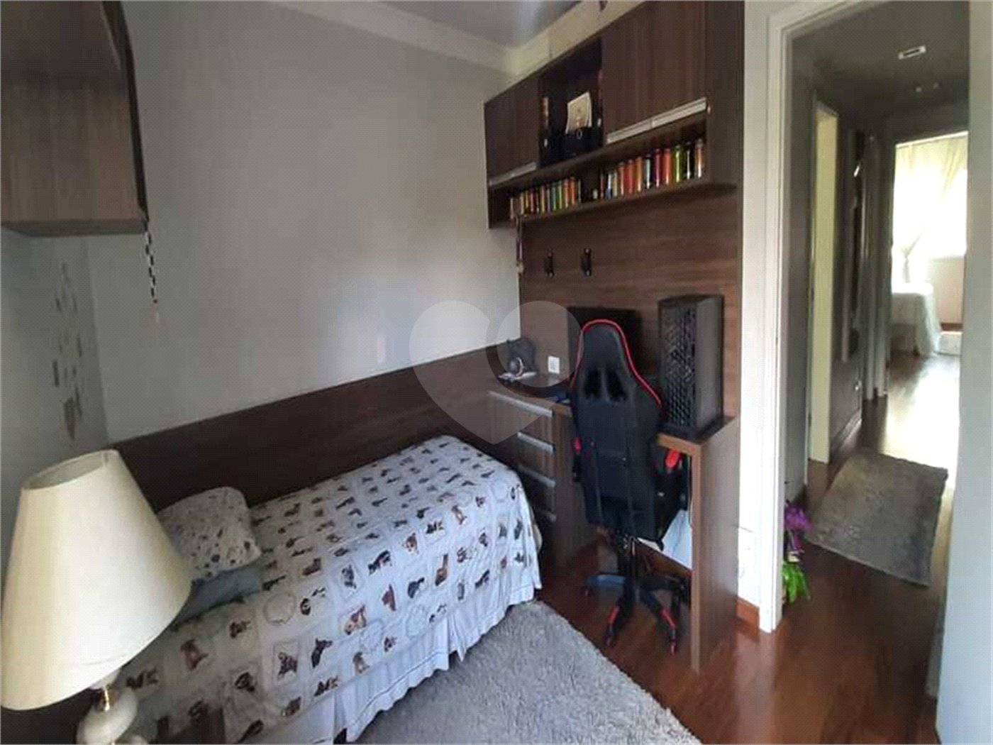 Casa à venda com 4 quartos, sendo 2 suítes, no condomínio Florada da Serra, São Paulo - SP