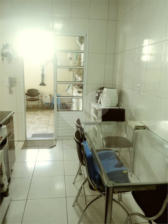 Casa à venda com 2 quartos, sendo 1 suíte, no condomínio Jardim Débora, Poá - SP