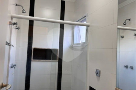 Casa à venda com 4 quartos, sendo 3 suítes, no condomínio Terras de Mont Serrat, Salto - SP