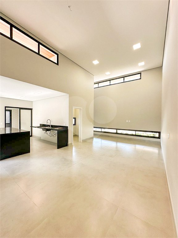 Casa à venda com 3 suítes no condomínio Residencial Mont'alcino, Valinhos - SP
