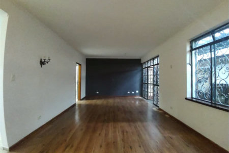 Sobrado à venda com 5 quartos, sendo 3 suítes, em Cidade Monções, São Paulo, SP