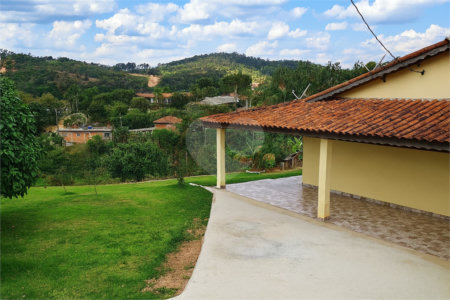 Chácara à venda com 3 quartos, sendo 1 suíte,  em Colinas Verdes, Mairinque, SP