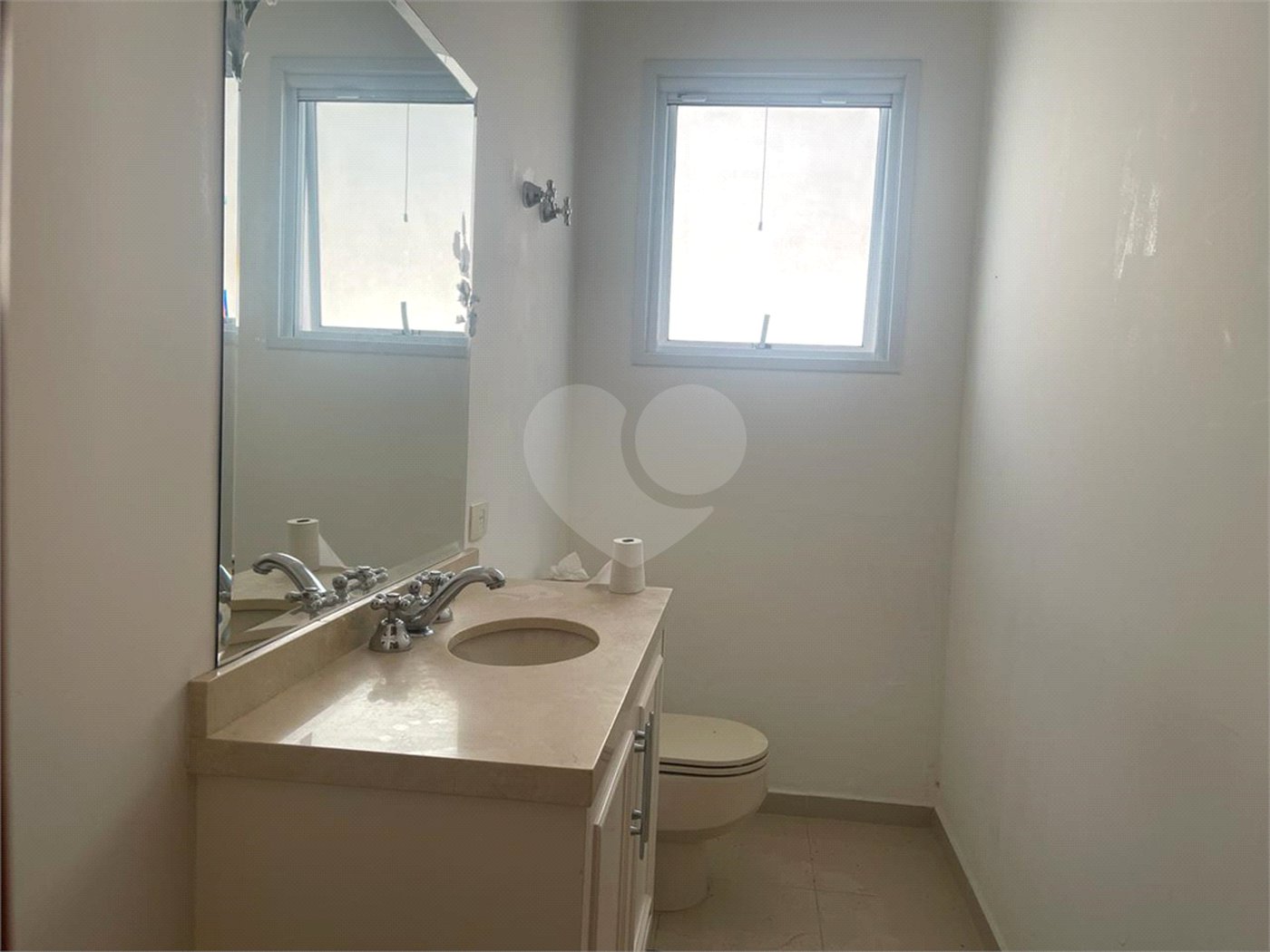 Casa de Vila à venda com 3 quartos, sendo 1 suíte, em Jardim Hípico, São Paulo, SP