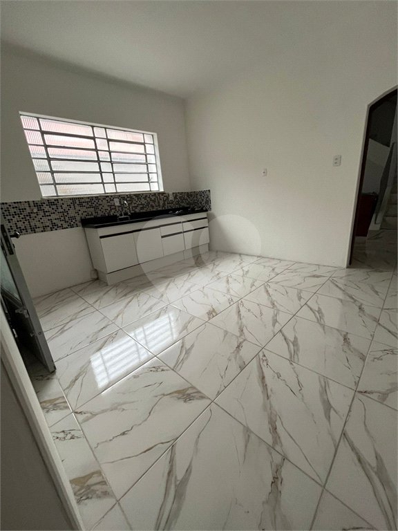 Sobrado à venda com 3 quartos em Vila Laís, São Paulo, SP