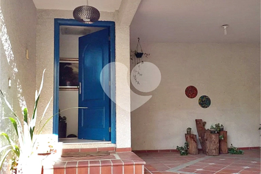 Sobrado à venda com 4 quartos, sendo 3 suítes, em Tremembé, São Paulo, SP