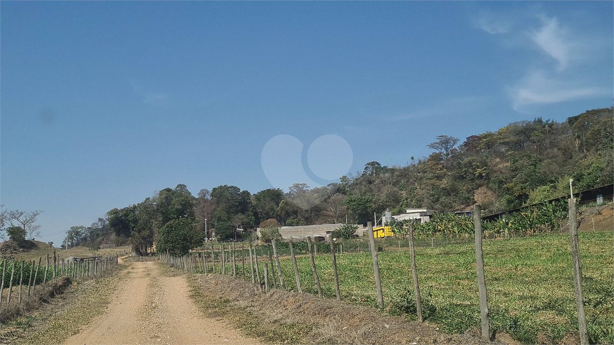 VENDA SÍTIO 48 hectares com estruura para granja, hidroponia e gado