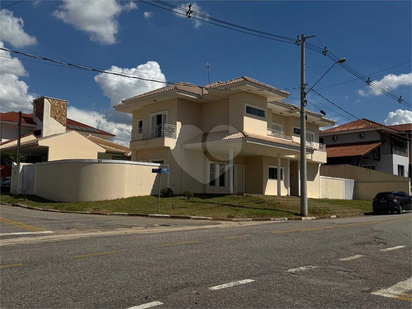 Casa à venda ou para alugar com 4 quartos, sendo 2 suítes, no condomínio Ibiti do Paço, Sorocaba - SP
