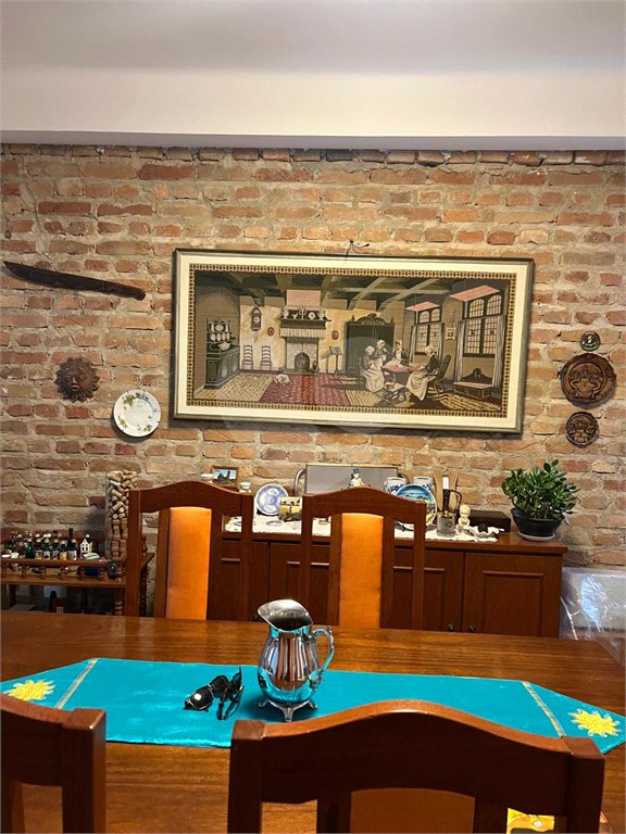 Casa à venda com 3 quartos, sendo 1 suíte, em Vila Mariana, São Paulo, SP
