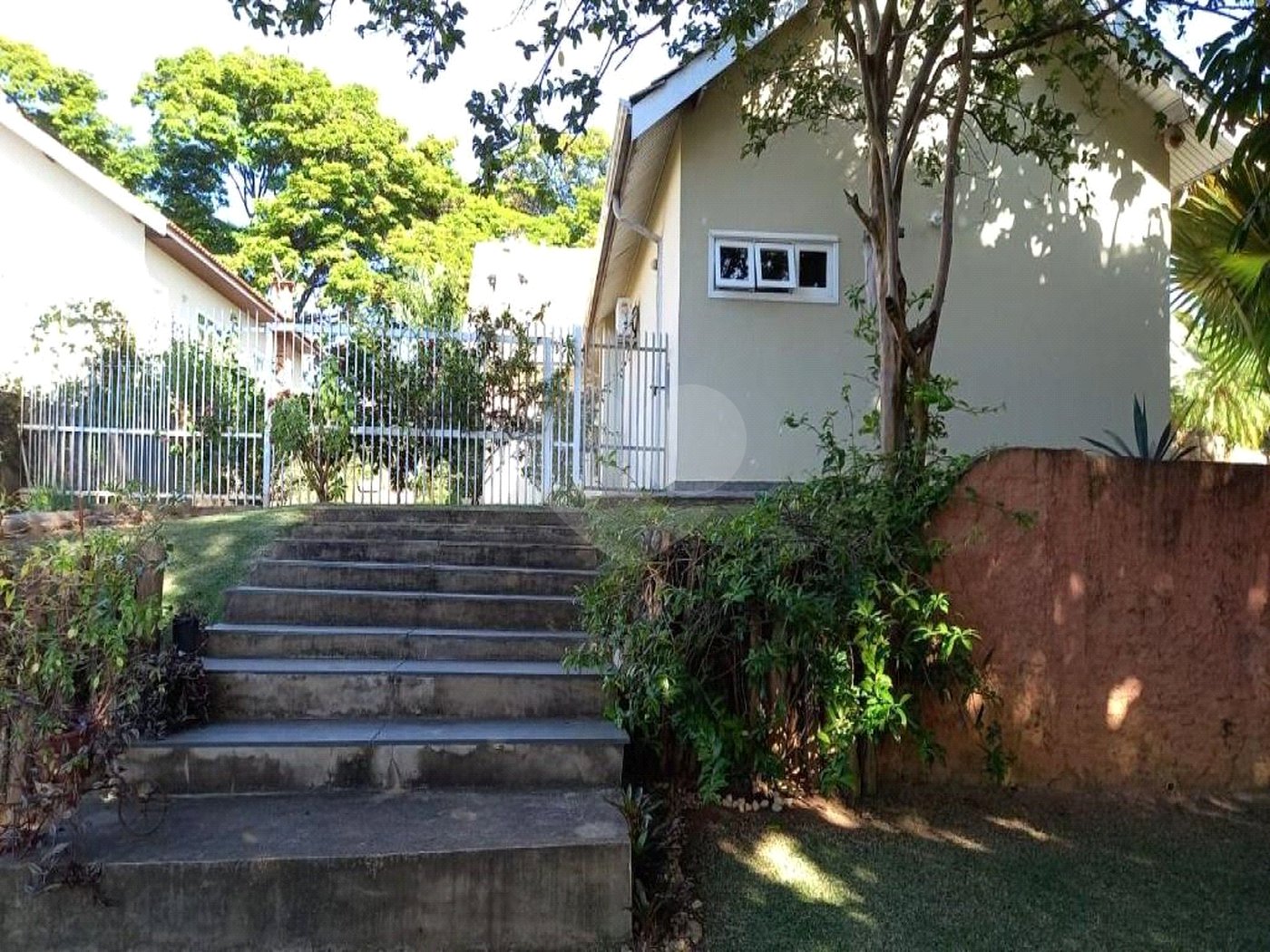 Casa à venda com 3 quartos, sendo 1 suíte,  em Bosque, Vinhedo, SP