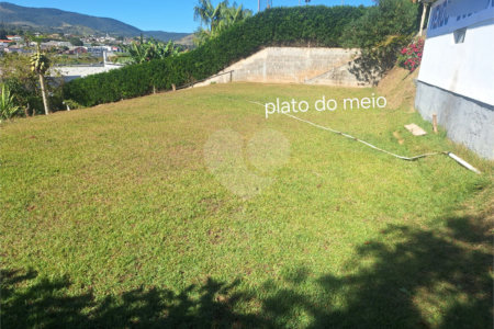 Casa à venda com 3 quartos, sendo 1 suíte, em Jardim Estância Brasil, Atibaia, SP