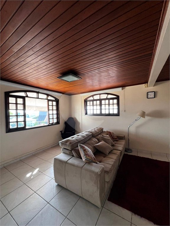 Sobrado à venda com 3 quartos, sendo 2 suítes,  em Alto Ipiranga, Mogi das Cruzes, SP